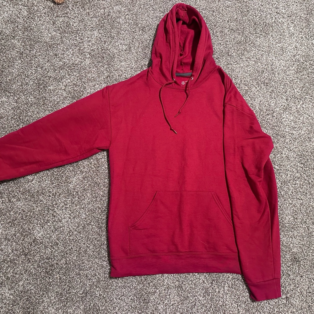 Red Fruit of the Loom Hooded Sweatshirt - Size Medium